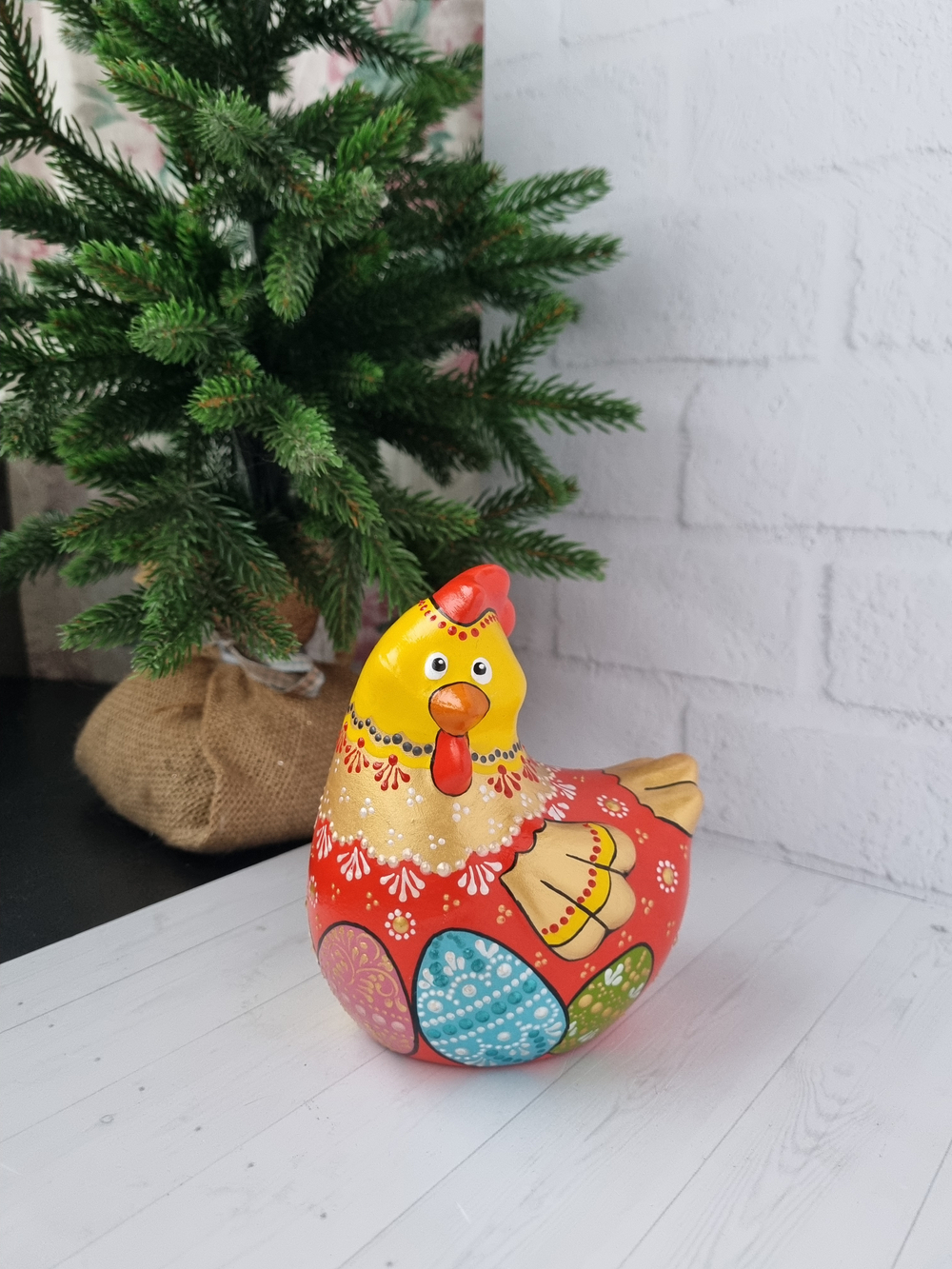 Курочка пасхальеая, фигурка из фарфора