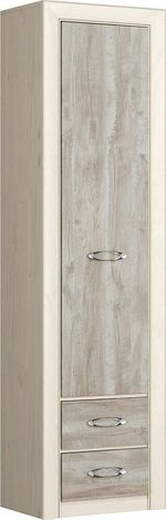 Мартина Пенал с ящиками