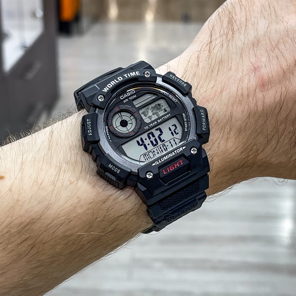 Наручные часы Casio AE-1400WH-1A