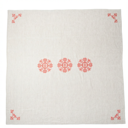 Скатерть с вышивкой