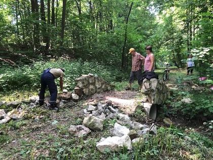 Проводится реставрация каменных мостиков