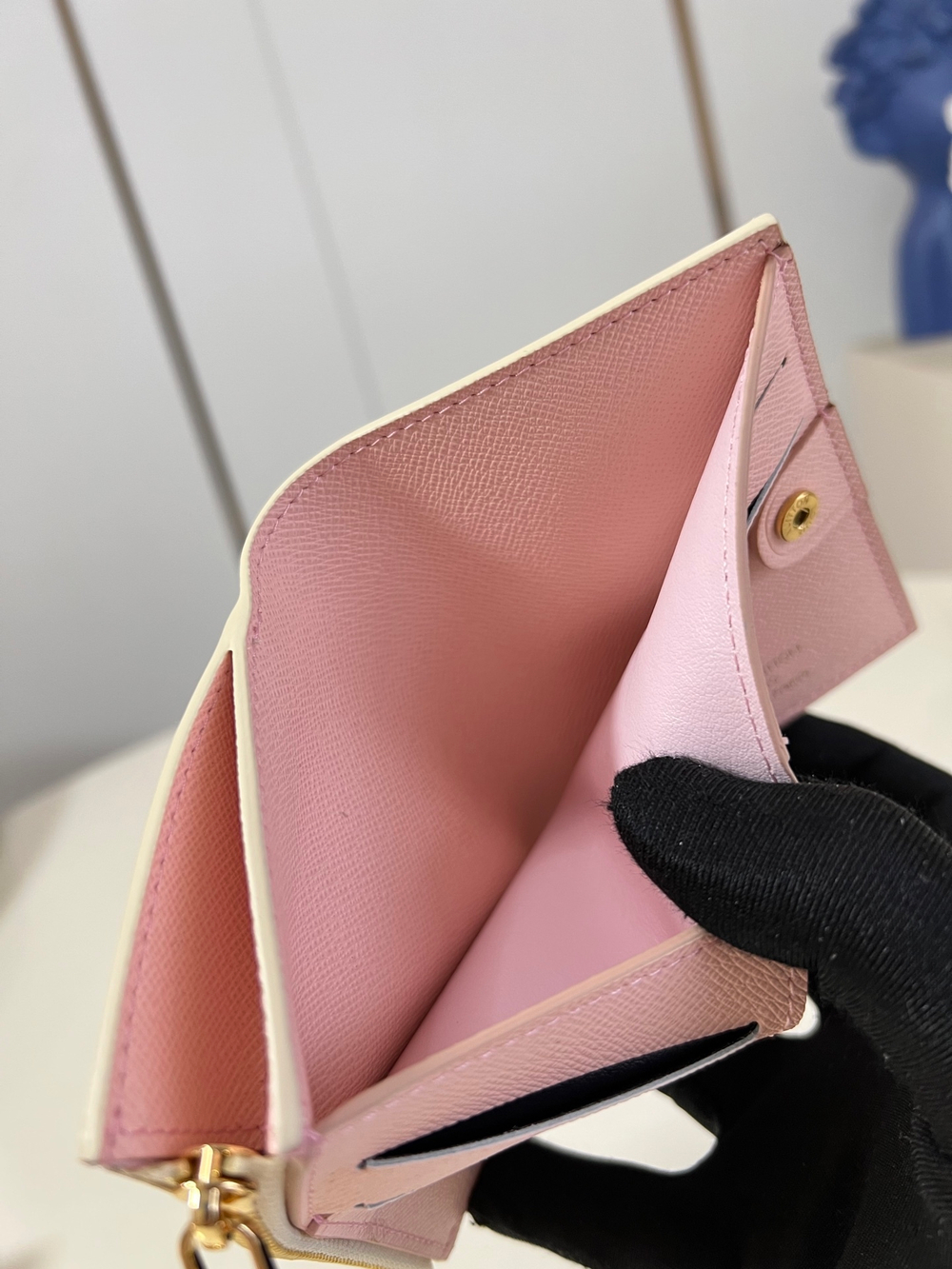 Louis Vuitton Lisa Wallet