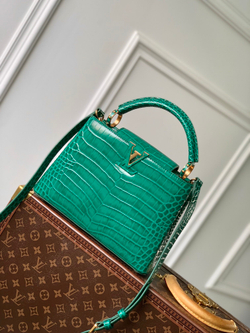 Louis Vuitton Capucines BB