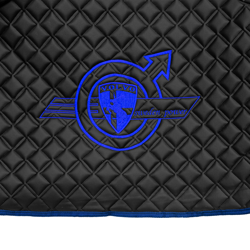 Ковры VOLVO FM до 2008 года (экокожа, черный, синий кант, синяя вышивка)