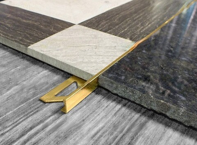 Латунный шлифованный Г-образный напольный соединительный профиль TR