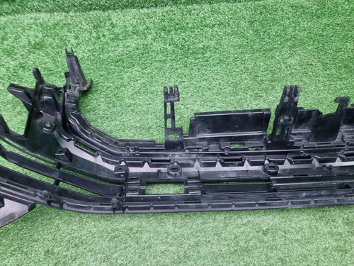 Решетка переднего бампера Land Cruiser 300 (21-нв)