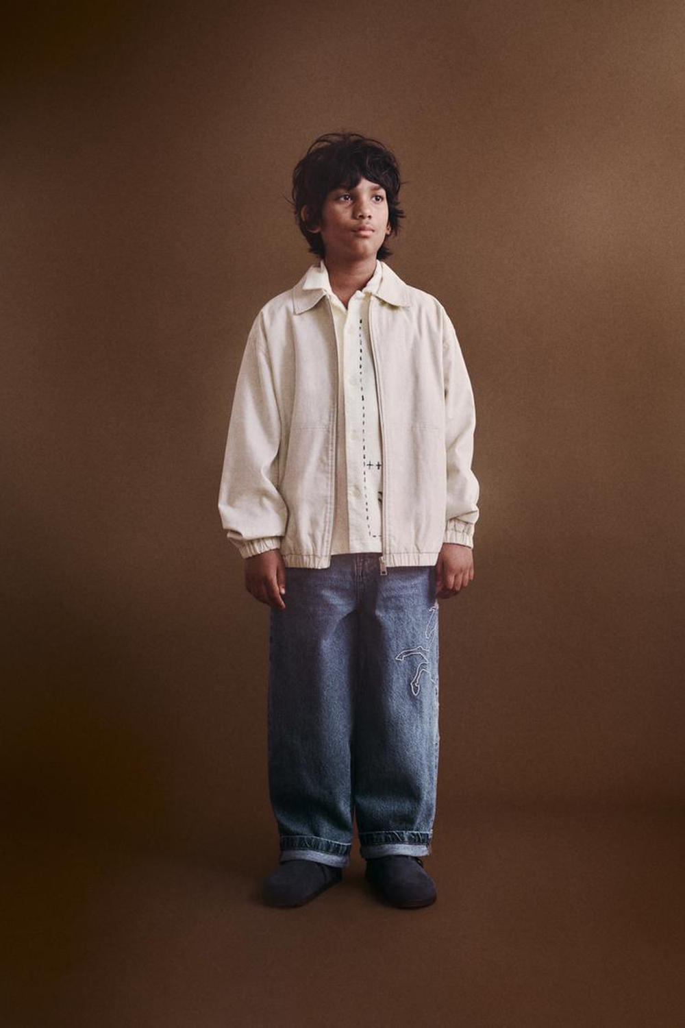 ZARA СВОБОДНЫЕ ДЖИНСЫ С ВЫШИВКОЙ, СИНИЙ