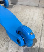 Самокат 3-х колесный цвет голубой.141-21-2  колесо 110мм PU, 30кг