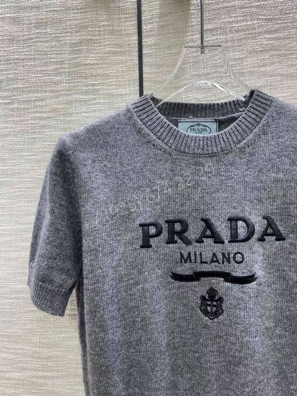 Футболка Prada