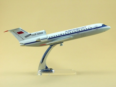 Модель самолета Як-42 (М1:100 Аэрофлот СССР-42524)