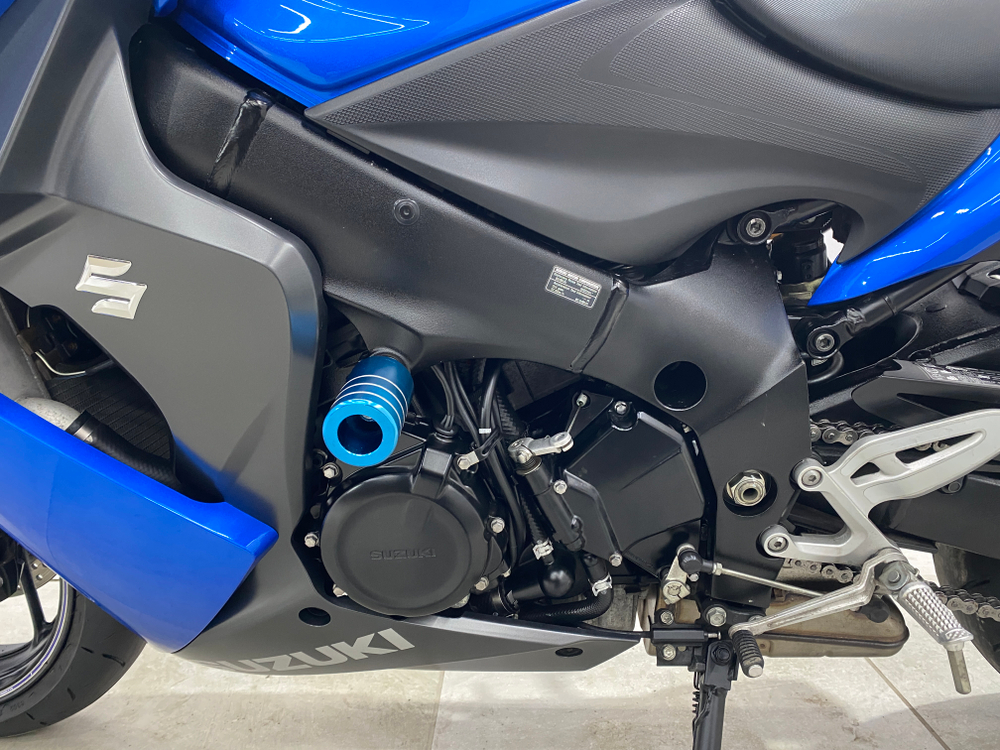 Suzuki GSX-S1000F 049730