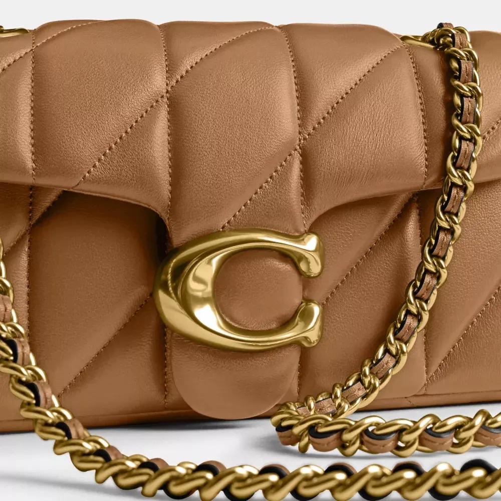 COACH СУМКА ЧЕРЕЗ ПЛЕЧО TABBY 20 С МЯГКОЙ ПОДКЛАДКОЙ, МЕДОВО-КОРИЧНЕВЫЙ