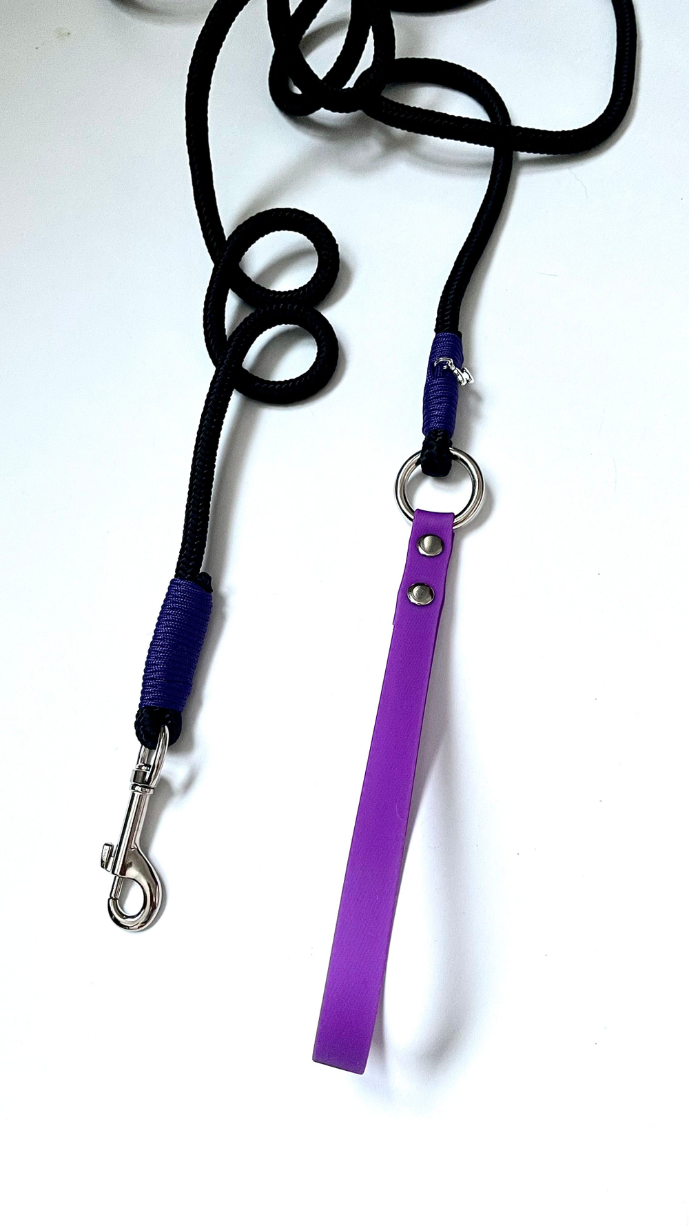 Поводок веревка с ручкой биотан 7 м. Черный, фиолетовый.