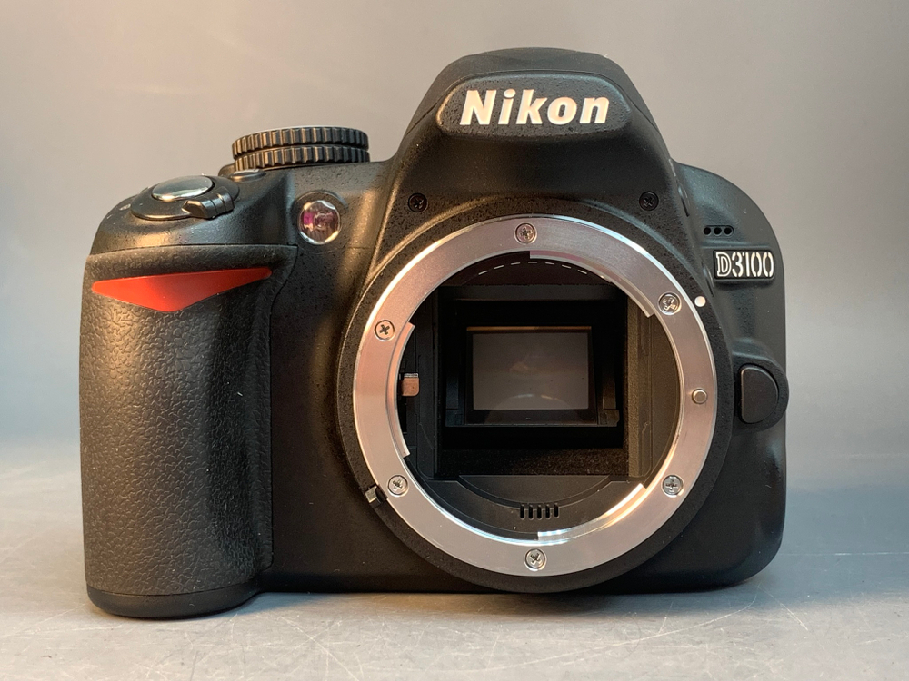 Nikon D3100 kit 18-55 mm 12 кадров