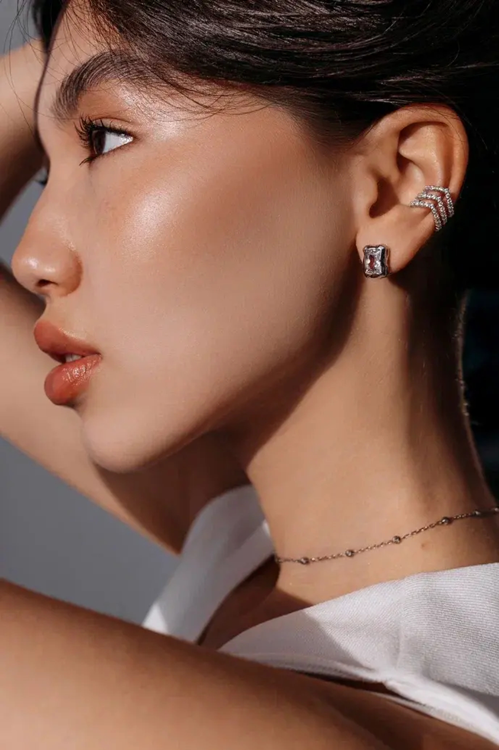 Кафф "Галочка" с россыпью фианитов