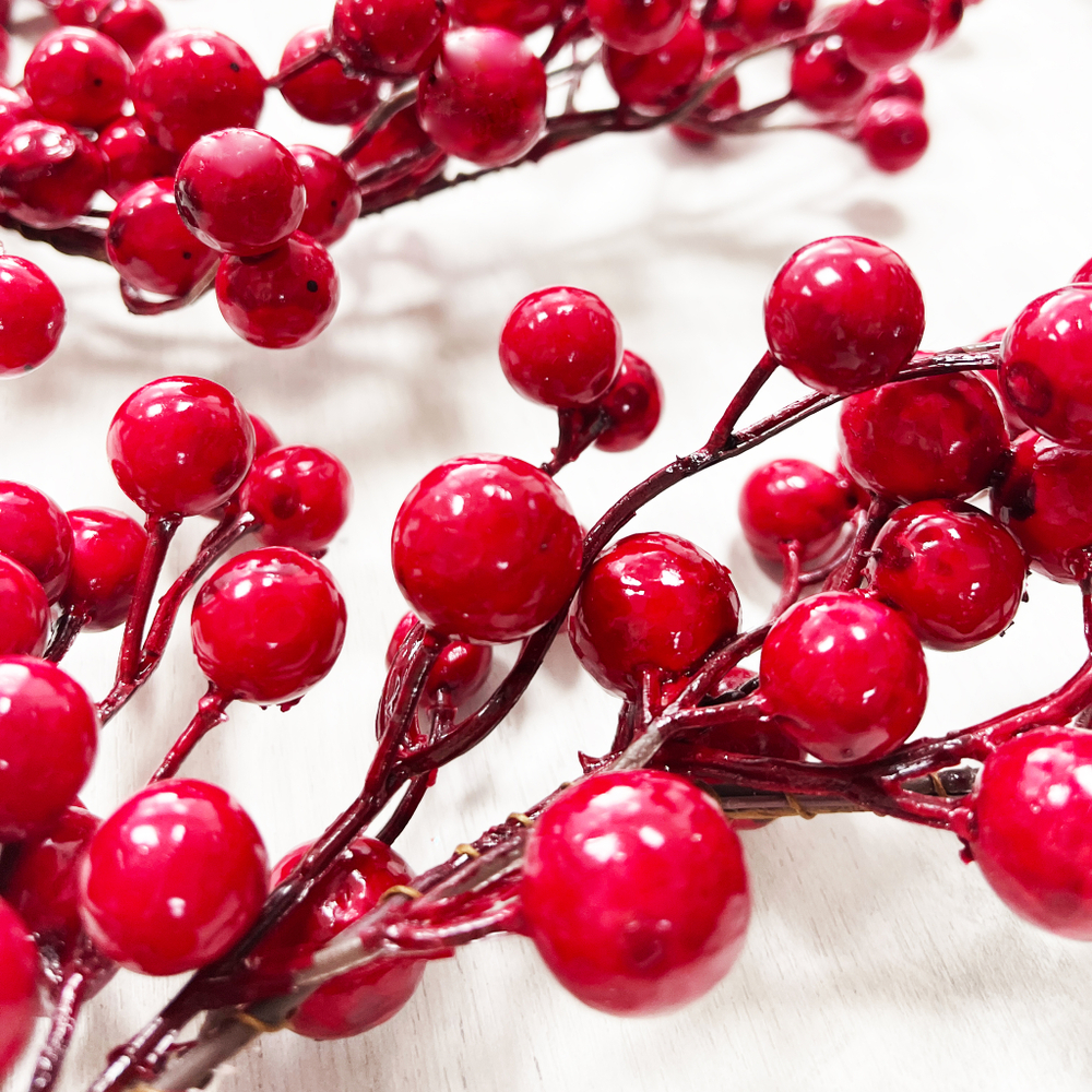 Гирлянда из красных ягод 130см ChristmasDeLuxe