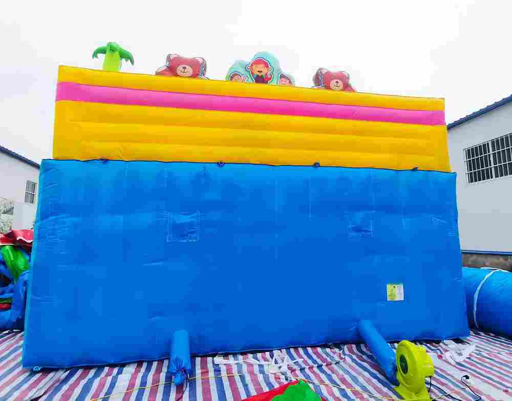 Батут "Мишки и дети", 10*6*5 м