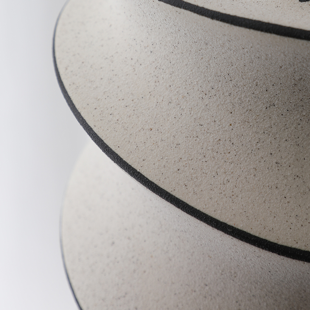 Ваза Hand Drawn Spiral Vase A