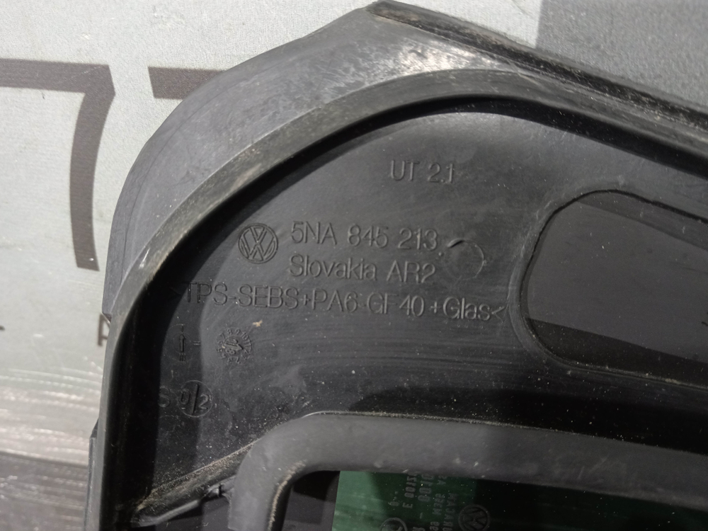 Стекло двери задней левой Volkswagen Tiguan 2 16-нв Б/У Оригинал 5NA845213