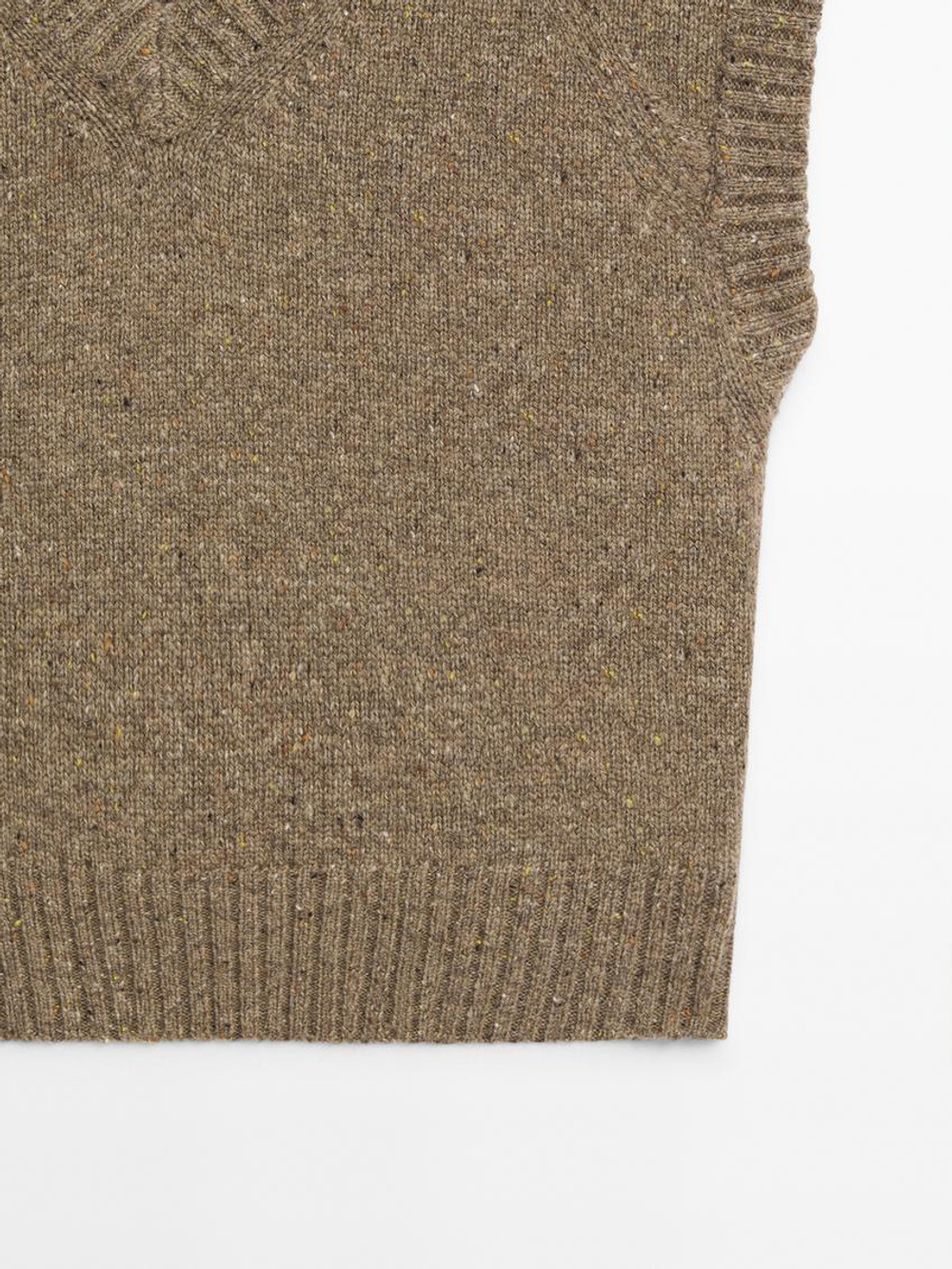 Massimo Dutti Жилет из 100% шерсти с V-образным вырезом, норка