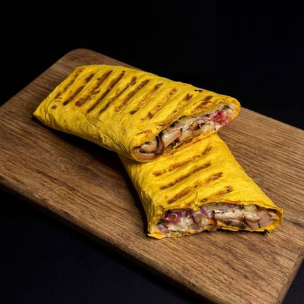 Шаверма с маринованной свининой в азиатском стиле