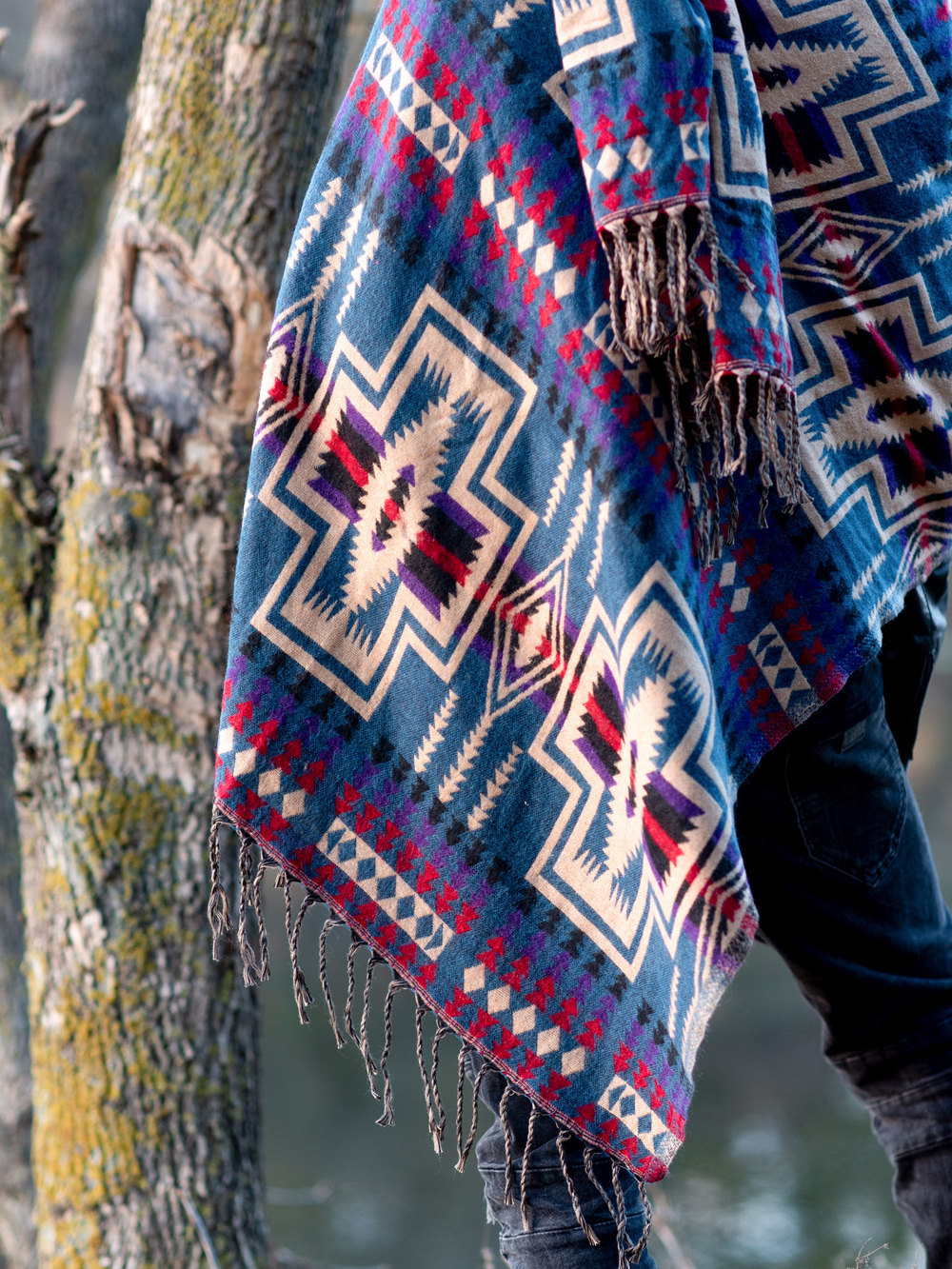 Палантин теплый с орнаментом Навахо