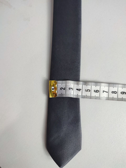 Галстук графитового оттенка лаконичный