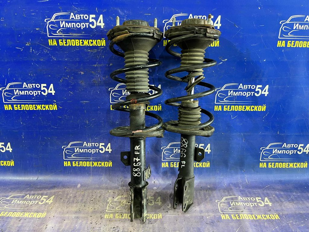 Стойка передняя правая TOYOTA NOAH 2001-2007