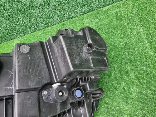 Фара правая Geely Tugella (2019-2024) LED