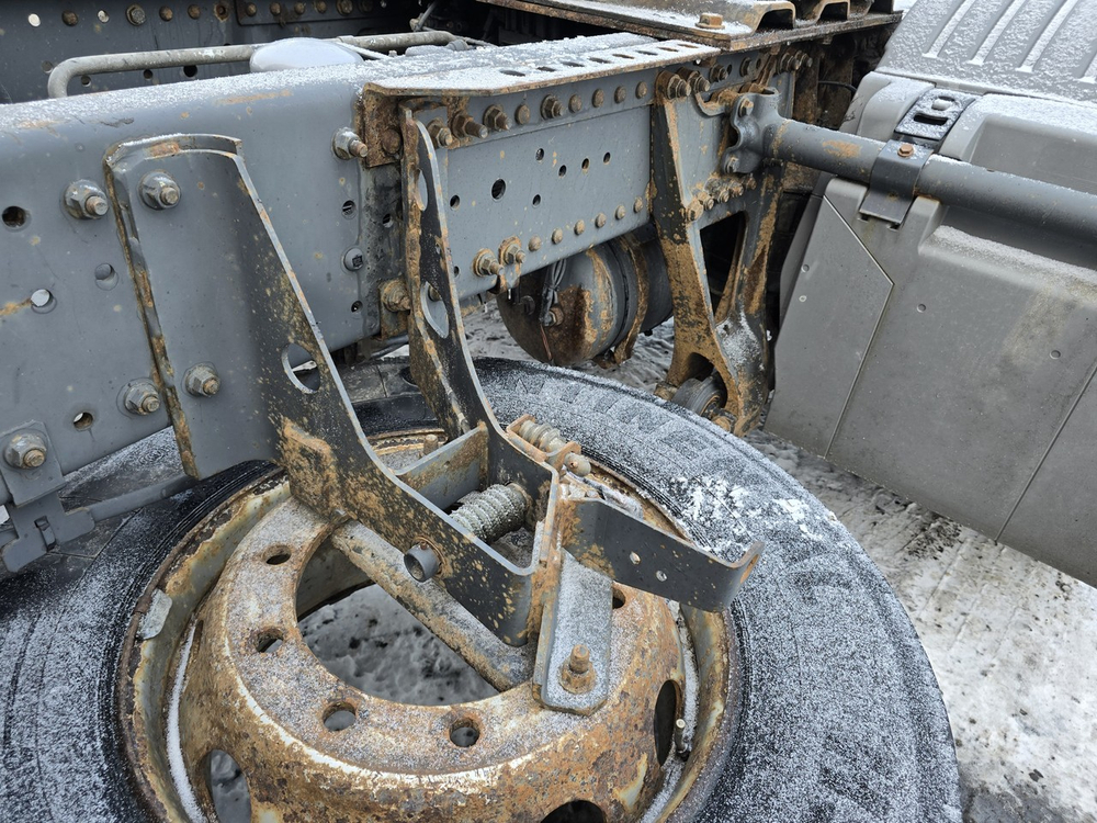 Кронштейн запасного колеса