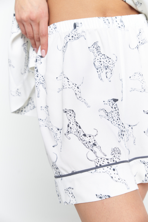 Шорты из вискозы с кантом и далматинцами