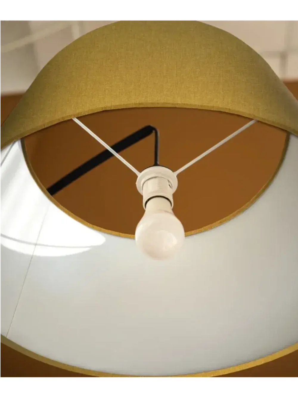 Торшер напольный с абажуром в гостиную современный