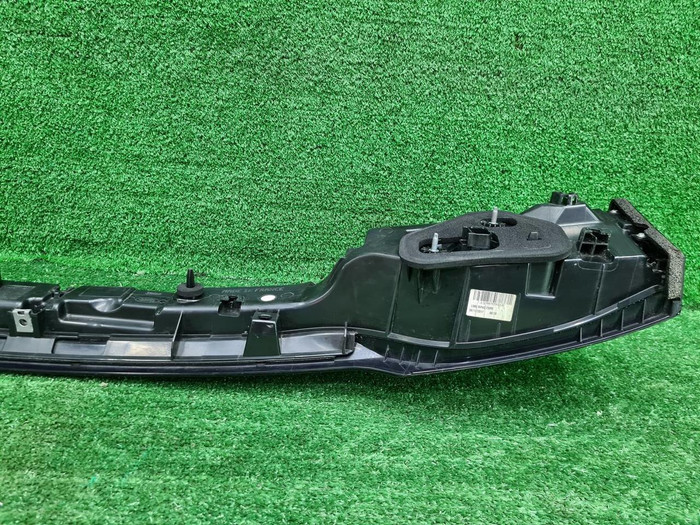 Фонарь крышки багажника Range Rover Velar (17-23)