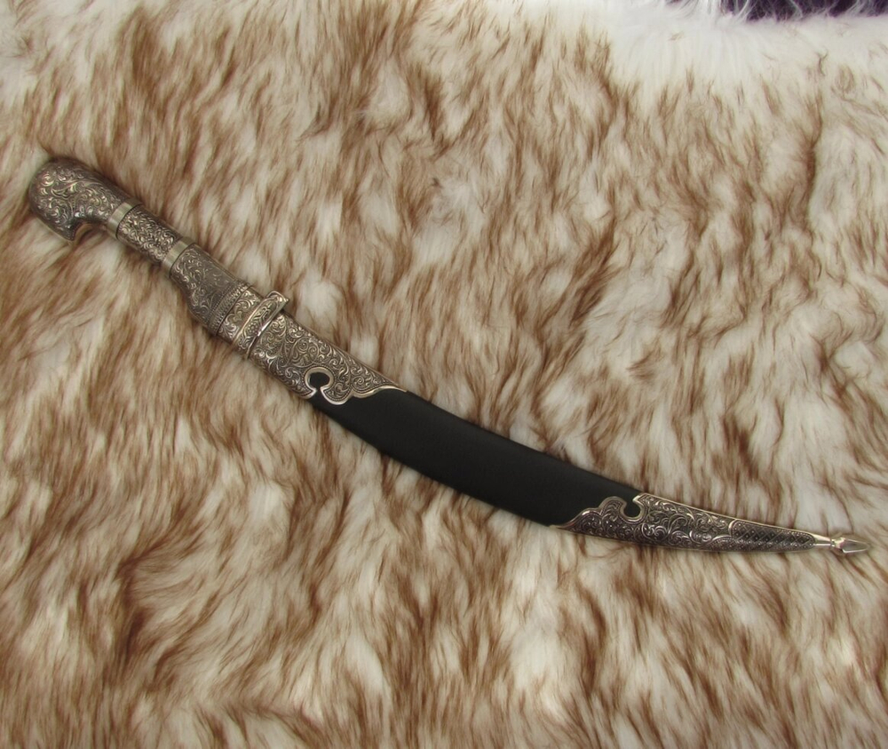 Ятаган сувенирный в коже