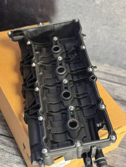 Крышка клапанов BMW 11128589941