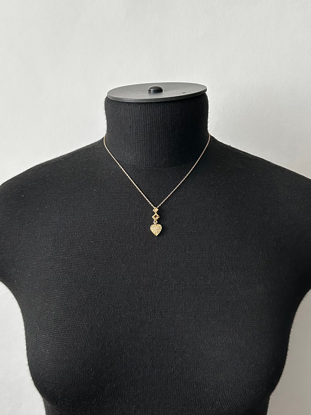 Кулон с сердем Givenchy