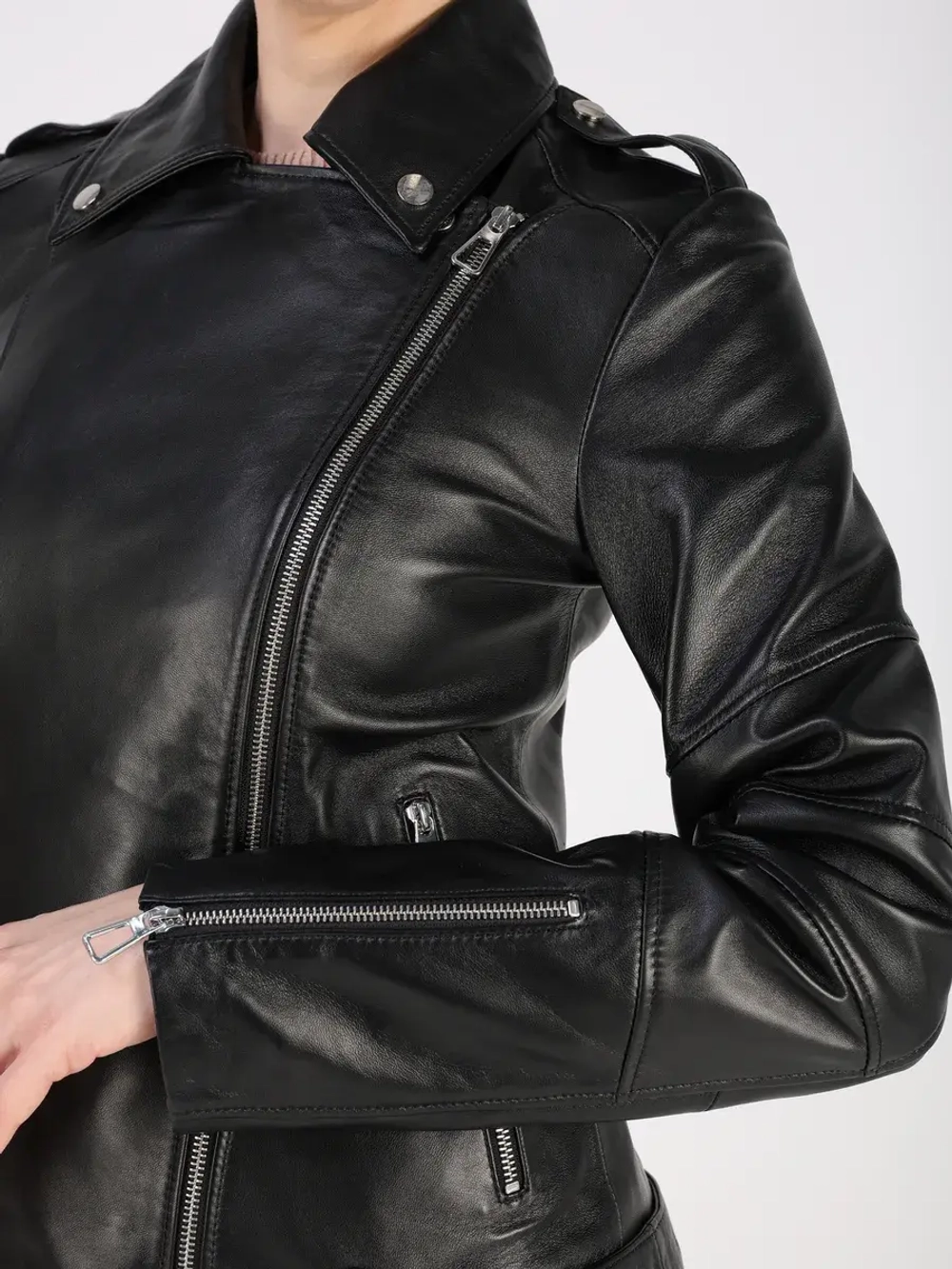 Кожаная куртка демисезонная косуха