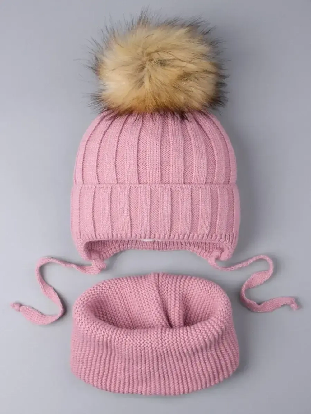 Шапка зимняя для девочки и снуд вязаные