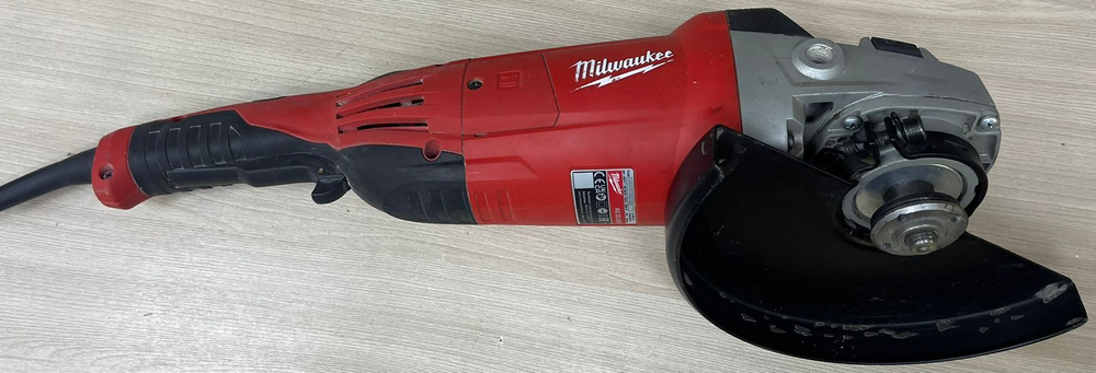 Болгарка Milwaukee AG 22-230 DMS 2200 Вт
