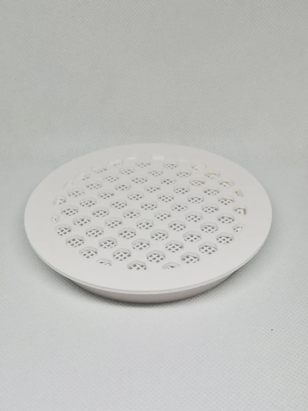 Решетка вентиляции с фланцем D90 мм (пластиковая с сеткой)