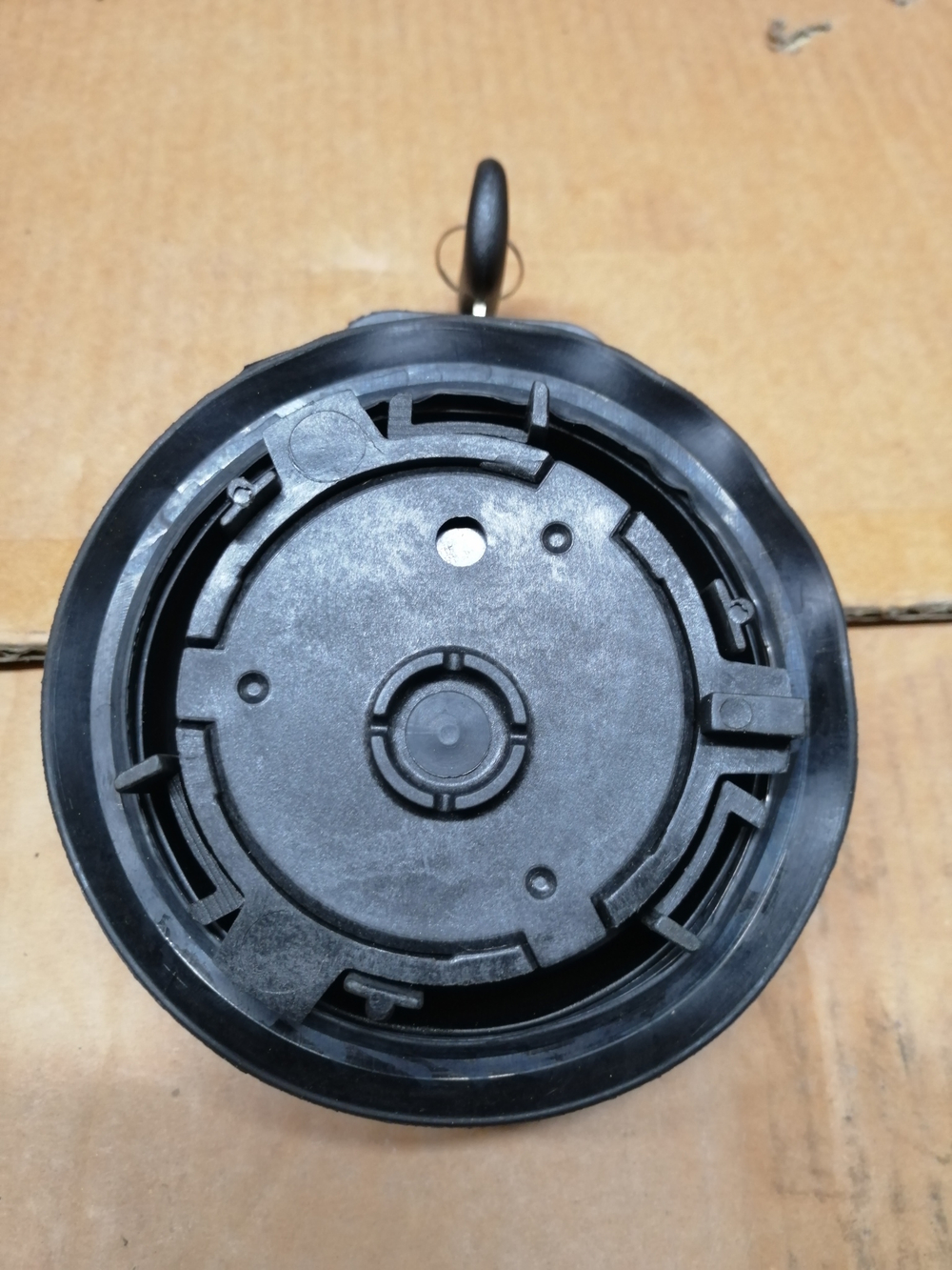 Крышка топливного бака YA00010024