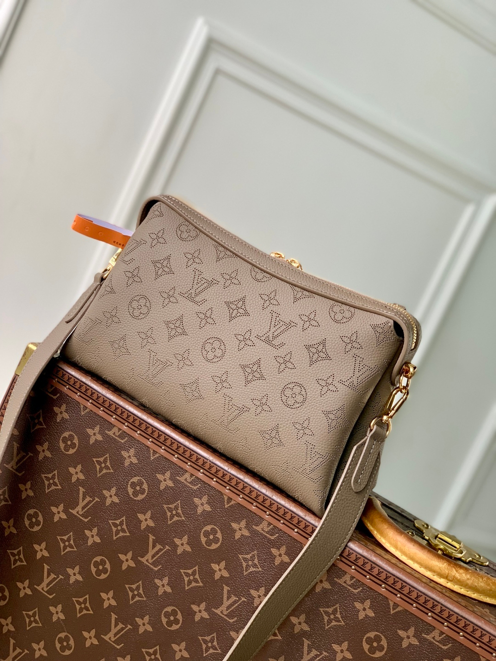 Louis Vuitton Hand It All PM