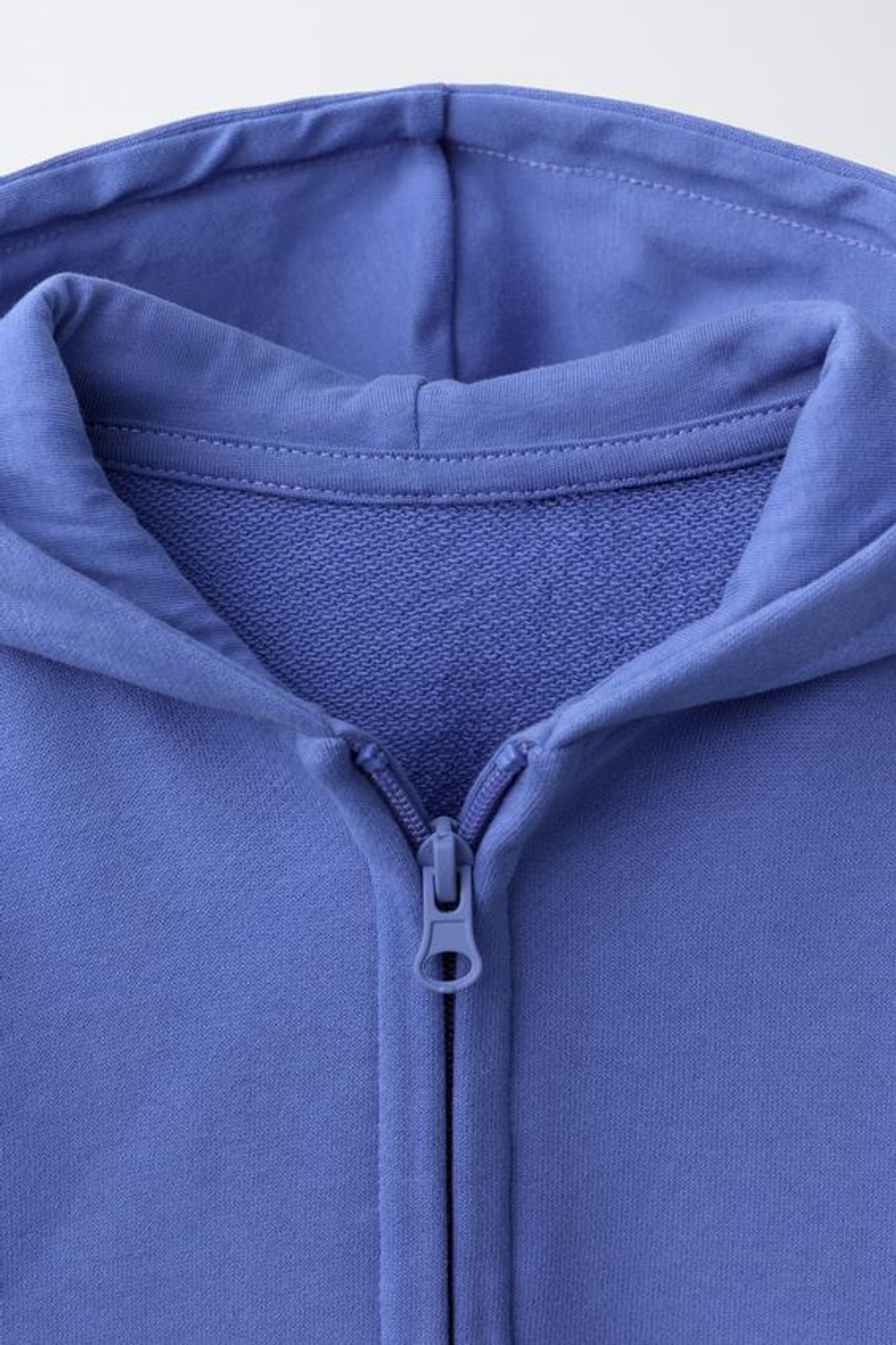 ZARA ОДНОТОННАЯ ТОЛСТОВКА НА МОЛНИИ, СИНИЙ