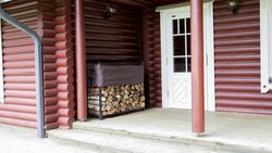 Дровница металлическая с чехлом