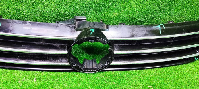 Решетка радиатора VW Jetta 6 (2014-2018)