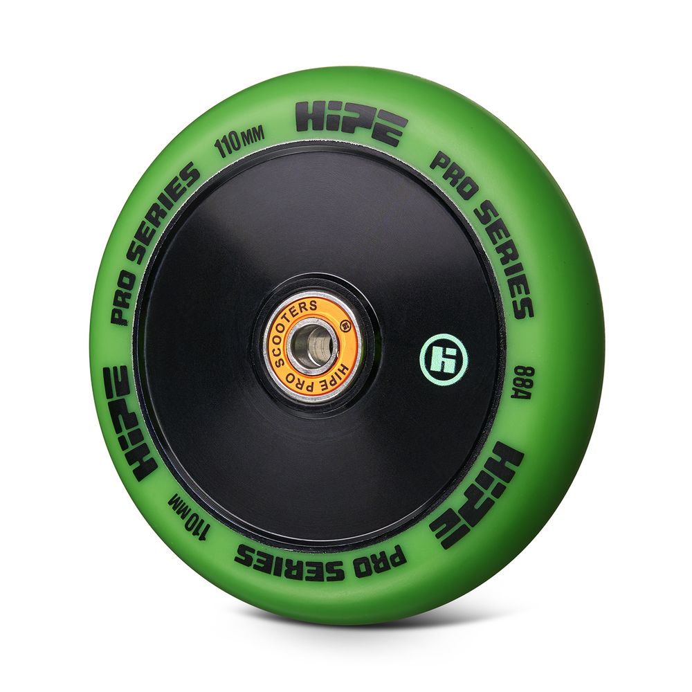 Колесо для трюкового самоката HIPE H21, 110*24 мм, чёрный/зелёный (светонакопительный)
