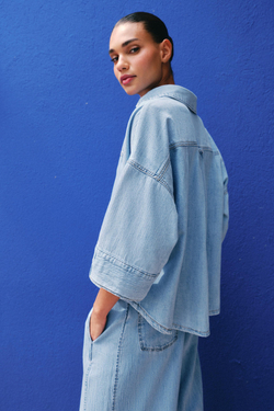 ZARA ДЖИНСОВАЯ РУБАШКА Z1975 С ШИРОКИМИ РУКАВАМИ, ВЫЦВЕТШИЙ СИНИЙ