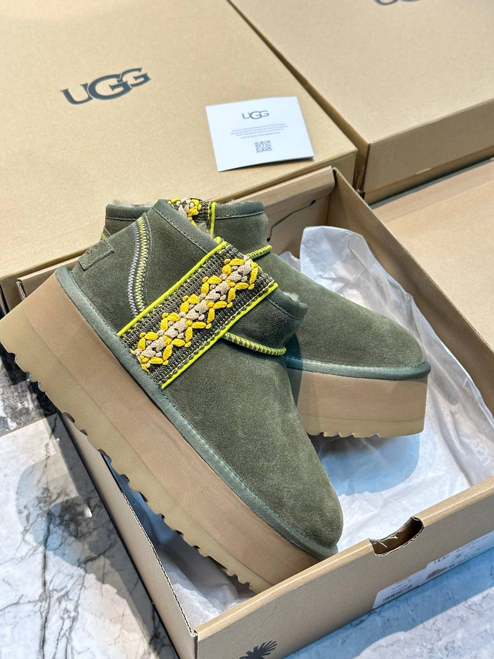 UGG