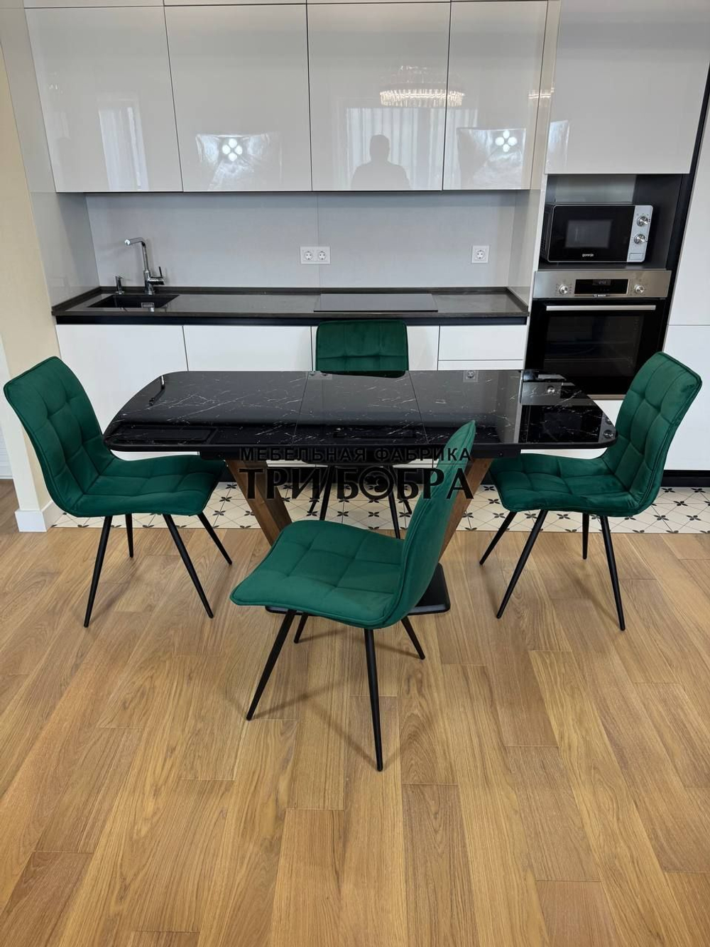 Кухонный раскладной стол "Прадо" черный мрамор и 4 стула ГУЧИ