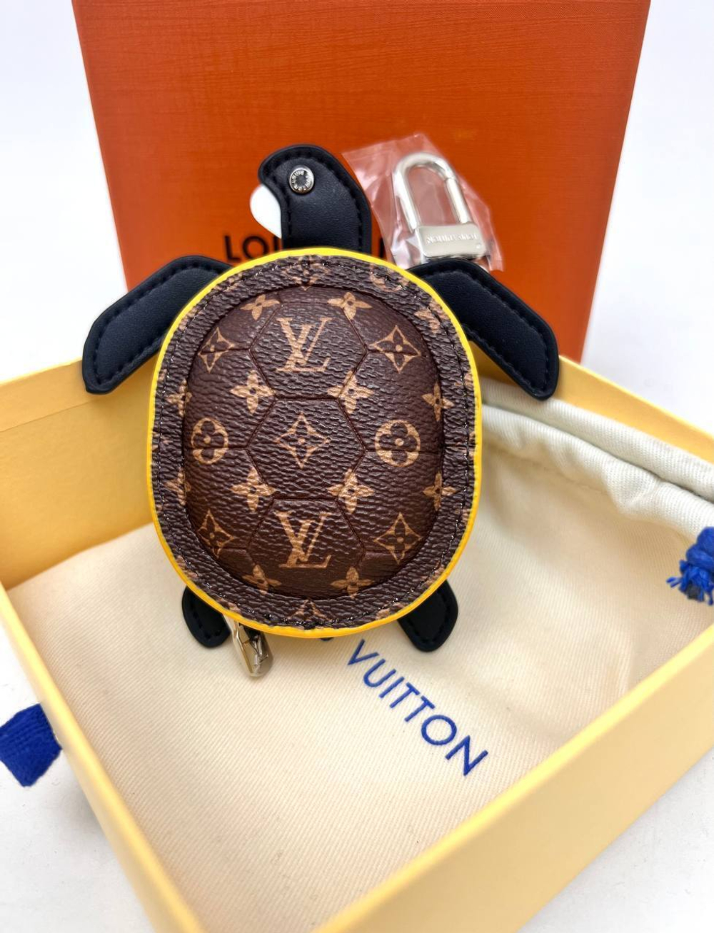 Брелок для сумки Louis Vuitton, арт. 467825997
